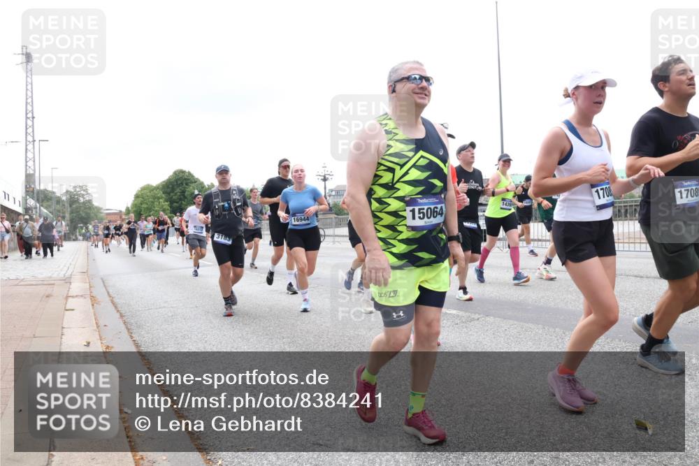 29.06.2025 - hella hamburg halbmarathon Lena Gebhardt http://msf.ph/oto/8384241 29.06.2025 10:49:40 Lombardsbrücke 3183, 16944, 15064, 1439, 1708, 1708, 1040, 1041, 1511, 1525, 1625, 1805, 1888, 2067, 2212, 2466, 2527, 2541, 2668, 2862, 2927, 2997, 3070, 3183, 3232, 3383, 3943, 4525, 4527, 4589, 4769, 4809, 4870, 5076, 5106, 5463, 5552, 5694, 6191, 6694, 6989, 7301, 7305, 7339, 7366, 7650, 7679, 7931, 7936, 8065, 8549, 9015, 9162, 9245, 9261, 10033, 10038, 10130, 10333, 10403, 10479, 10683, 10704, 10782, 10785, 11558, 11631, 12124, 12388, 13764, 14545, 14692 meine-sportfotos.de