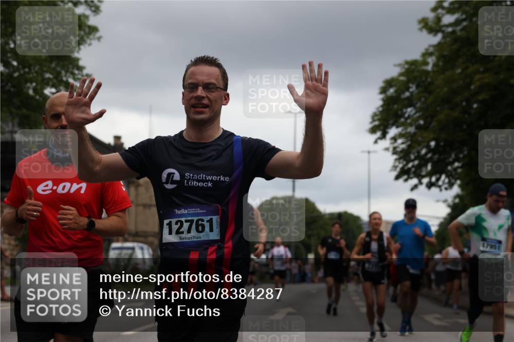 29.06.2025 - hella hamburg halbmarathon Yannick Fuchs http://msf.ph/oto/8384287 29.06.2025 10:55:08 20KM 1188, 1453, 1823, 2426, 2661, 3698, 5379, 5602, 5603, 5613, 5775, 6674, 6708, 6921, 7250, 7306, 7759, 7761, 8177, 8483, 9071, 9453, 9611, 9984, 10295, 10882, 11515, 12377, 12789, 12908, 13459, 13516, 13558, 16621, 17145, 17181, 17226, 17670, 17951, 18133, 18757, 19117, 19146, 19242 meine-sportfotos.de