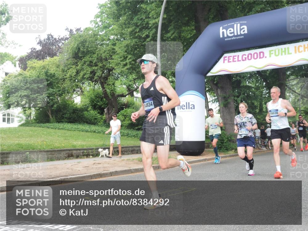 29.06.2025 - hella hamburg halbmarathon KatJ http://msf.ph/oto/8384292 29.06.2025 10:25:38 Zwischen KM18-KM19 1411, 1571, 4860, 8084, 8362 meine-sportfotos.de