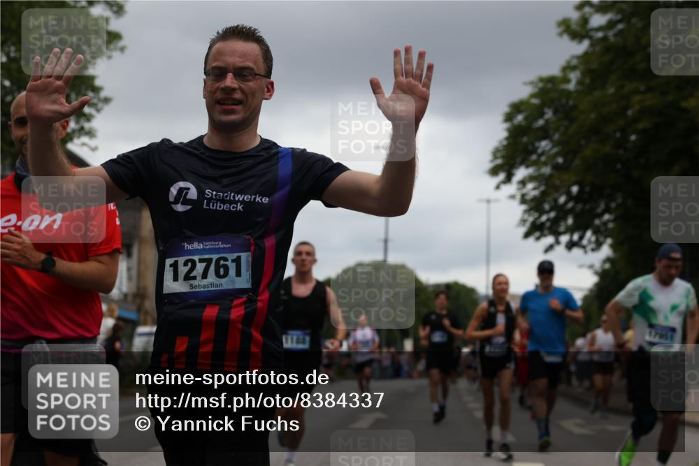 29.06.2025 - hella hamburg halbmarathon Yannick Fuchs http://msf.ph/oto/8384337 29.06.2025 10:55:08 20KM 1188, 1453, 1823, 2426, 2661, 3698, 5379, 5602, 5603, 5613, 5775, 6674, 6708, 6921, 7250, 7306, 7759, 7761, 8177, 8483, 9071, 9453, 9611, 9984, 10295, 10882, 11515, 12377, 12789, 12908, 13459, 13516, 13558, 16621, 17145, 17181, 17226, 17670, 17951, 18133, 18757, 19117, 19146, 19242 meine-sportfotos.de