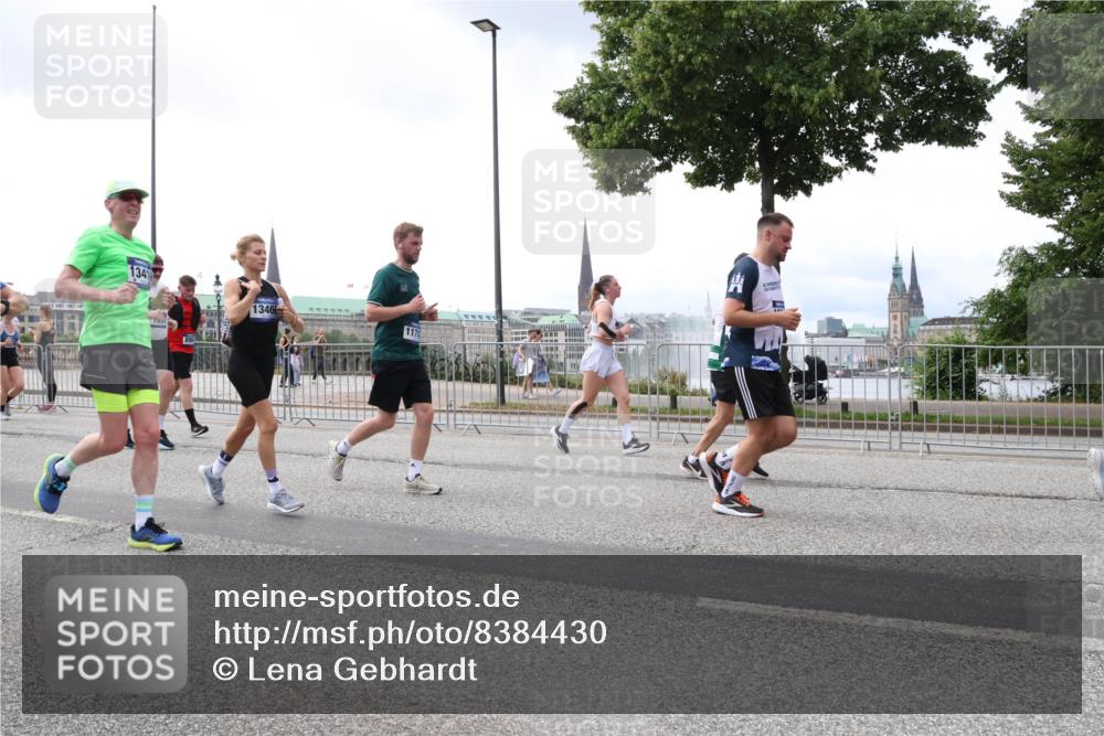 29.06.2025 - hella hamburg halbmarathon Lena Gebhardt http://msf.ph/oto/8384430 29.06.2025 10:40:27 Lombardsbrücke 1341, 1346, 1018, 1037, 1058, 1291, 1323, 1691, 2019, 2042, 2109, 2173, 2206, 2254, 2515, 2572, 2762, 2763, 2866, 2888, 3237, 3293, 3295, 3306, 3515, 3607, 3808, 3810, 4044, 4173, 4271, 4411, 4471, 4612, 4756, 4906, 4972, 5059, 5113, 5263, 5351, 5352, 5702, 5877, 5901, 5975, 6076, 6097, 6163, 6229, 6278, 6280, 6363, 6463, 6548, 6673, 6750, 6866, 6876, 6890, 6920, 7108, 7174, 7675, 7850, 7956, 8307, 8378, 8391 meine-sportfotos.de