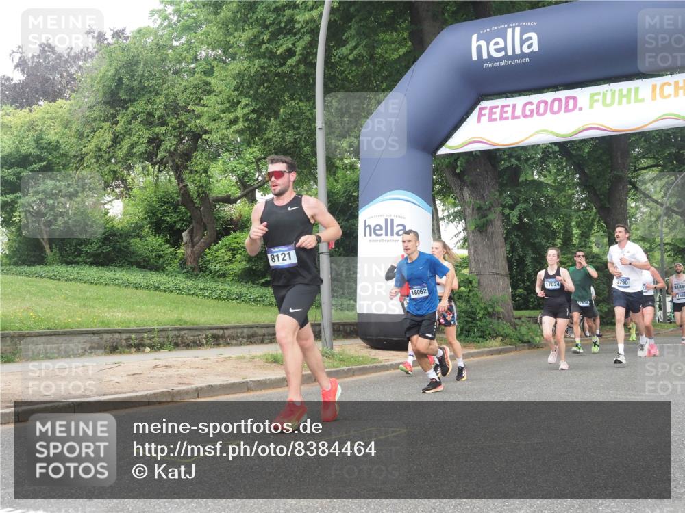 29.06.2025 - hella hamburg halbmarathon KatJ http://msf.ph/oto/8384464 29.06.2025 10:25:42 Zwischen KM18-KM19 2196, 3790, 8084 meine-sportfotos.de