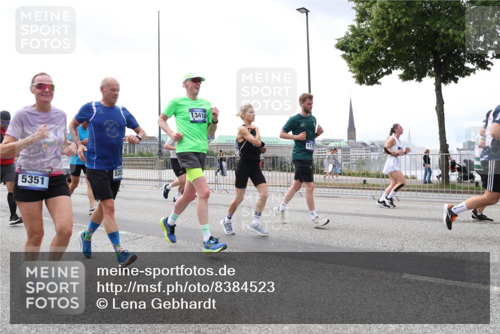 29.06.2025 - hella hamburg halbmarathon Lena Gebhardt http://msf.ph/oto/8384523 29.06.2025 10:40:27 Lombardsbrücke 5351, 535, 13410, 11717, 1018, 1037, 1058, 1291, 1323, 1691, 2019, 2042, 2109, 2173, 2206, 2254, 2515, 2572, 2762, 2763, 2866, 2888, 3237, 3293, 3295, 3306, 3515, 3607, 3808, 3810, 4044, 4173, 4271, 4411, 4471, 4612, 4756, 4906, 4972, 5059, 5113, 5263, 5351, 5352, 5702, 5877, 5901, 5975, 6076, 6097, 6163, 6229, 6278, 6280, 6363, 6463, 6548, 6673, 6750, 6866, 6876, 6890, 6920, 7108, 7174, 7675, 7850, 7956, 8307, 8378, 8391 meine-sportfotos.de