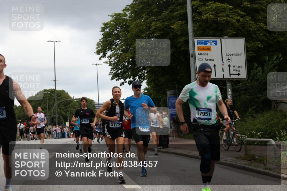 29.06.2025 - hella hamburg halbmarathon Yannick Fuchs http://msf.ph/oto/8384557 29.06.2025 10:55:09 20KM 1188, 1453, 1823, 2426, 2661, 3698, 5379, 5602, 5603, 5613, 5775, 6674, 6708, 6921, 7250, 7306, 7759, 7761, 8177, 8483, 9071, 9453, 9611, 9984, 10295, 10882, 11515, 12377, 12789, 12908, 13459, 13516, 13558, 15008, 16621, 17145, 17181, 17226, 17670, 17951, 18133, 18757, 19242 meine-sportfotos.de