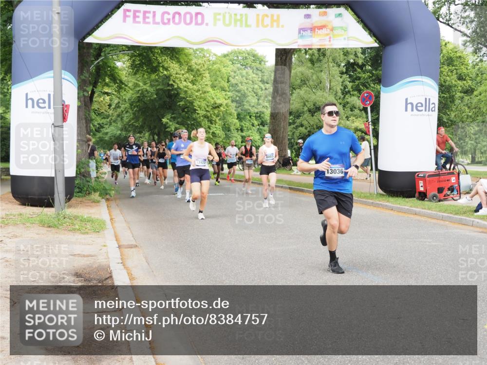 29.06.2025 - hella hamburg halbmarathon MichiJ http://msf.ph/oto/8384757 29.06.2025 10:47:12 Zwischen KM18-KM19 5272, 8749, 12422, 13583, 13589, 14902, 14965, 18551 meine-sportfotos.de