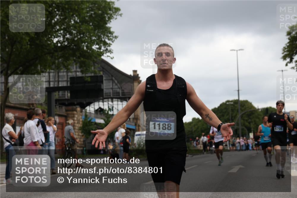 29.06.2025 - hella hamburg halbmarathon Yannick Fuchs http://msf.ph/oto/8384801 29.06.2025 10:55:10 20KM 1188, 1453, 1823, 2426, 2661, 3698, 5379, 5602, 5603, 5613, 5775, 6674, 6708, 6921, 7250, 7306, 7759, 7761, 8177, 8483, 9071, 9453, 9611, 9752, 9984, 10295, 10882, 11515, 12377, 12789, 12908, 13459, 13516, 13558, 15008, 16621, 17145, 17181, 17226, 17670, 17951, 18133, 18757, 19242 meine-sportfotos.de