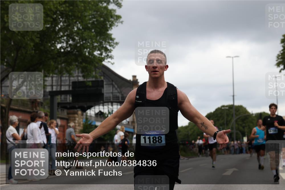 29.06.2025 - hella hamburg halbmarathon Yannick Fuchs http://msf.ph/oto/8384836 29.06.2025 10:55:10 20KM 1188, 1453, 1823, 2426, 2661, 3698, 5379, 5602, 5603, 5613, 5775, 6674, 6708, 6921, 7250, 7306, 7759, 7761, 8177, 8483, 9071, 9453, 9611, 9752, 9984, 10295, 10882, 11515, 12377, 12789, 12908, 13459, 13516, 13558, 15008, 16621, 17145, 17181, 17226, 17670, 17951, 18133, 18757, 19242 meine-sportfotos.de