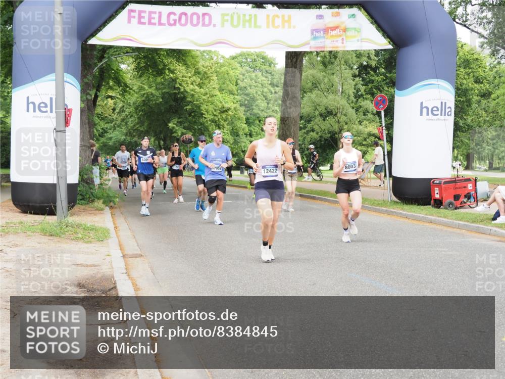 29.06.2025 - hella hamburg halbmarathon MichiJ http://msf.ph/oto/8384845 29.06.2025 10:47:13 Zwischen KM18-KM19 5272, 8749, 12422, 13583, 14902, 14965, 18133, 18551 meine-sportfotos.de