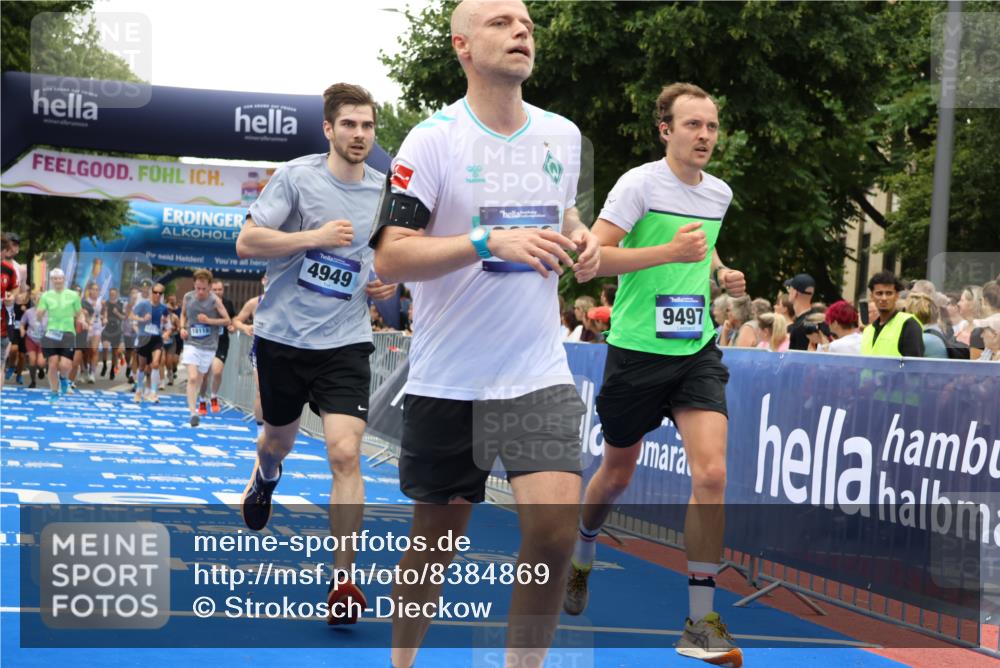 29.06.2025 - hella hamburg halbmarathon Strokosch-Dieckow http://msf.ph/oto/8384869 29.06.2025 10:46:16 Ziel 1569, 1600, 1759, 2048, 2590, 3056, 3087, 4949, 6388, 6691, 7335, 7450, 8142, 9497, 10796, 11094, 11185, 11773, 12171, 12651, 13698, 14200, 14262, 16127, 17190, 18118, 18211, 18637, 18797 meine-sportfotos.de