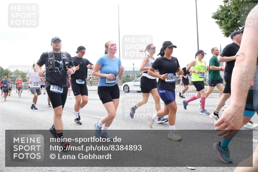 29.06.2025 - hella hamburg halbmarathon Lena Gebhardt http://msf.ph/oto/8384893 29.06.2025 10:49:42 Lombardsbrücke 3943, 16512, 3183, 1805, 16944, 9261, 1439, 1040, 1041, 1487, 1511, 1525, 1625, 1805, 1888, 2067, 2212, 2466, 2527, 2541, 2668, 2862, 2927, 2997, 3070, 3183, 3232, 3383, 3943, 4525, 4527, 4589, 4769, 4809, 4870, 5076, 5106, 5463, 5552, 5694, 5749, 6191, 6694, 6989, 7301, 7305, 7339, 7366, 7650, 7679, 7931, 7936, 8065, 8549, 9015, 9162, 9245, 9261, 10033, 10038, 10130, 10333, 10403, 10479, 10683, 10704, 11558, 11631, 12124, 12388, 13309, 13764, 14545, 14692 meine-sportfotos.de