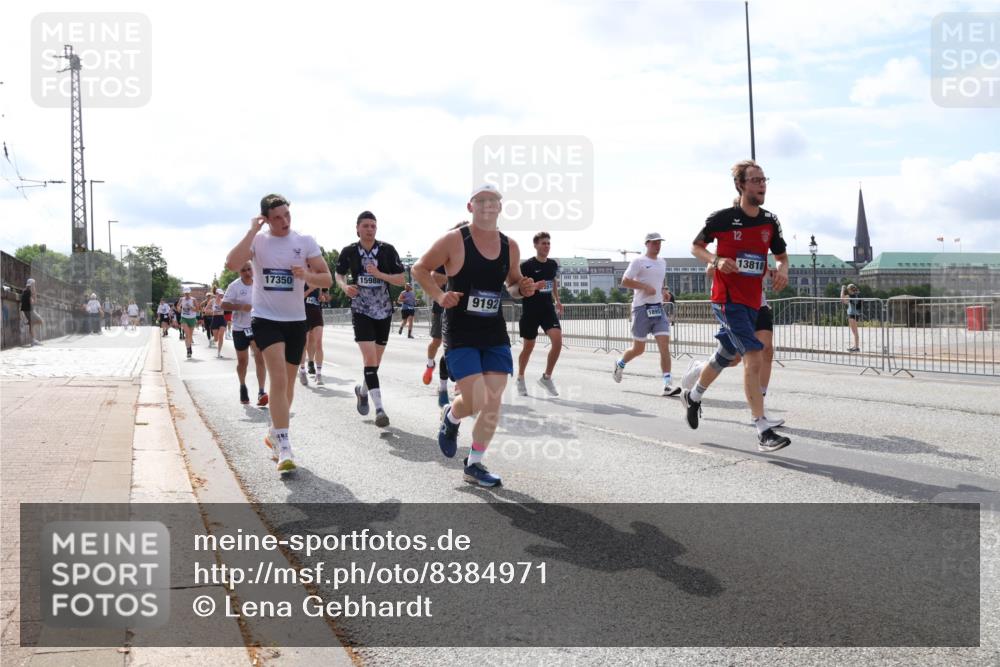 29.06.2025 - hella hamburg halbmarathon Lena Gebhardt http://msf.ph/oto/8384971 29.06.2025 10:15:46 Lombardsbrücke 15988, 17350, 9192, 12, 13818, 1156, 1440, 1651, 2076, 2110, 2436, 2720, 2989, 3167, 3417, 4007, 4466, 4492, 4494, 4828, 5069, 5271, 5423, 5739, 6376, 6576, 7452, 7809, 7810, 7897, 7941, 7942, 8256, 8554, 8746, 8885, 9192, 9307, 9423, 9657, 9675, 9784, 9997, 10108, 10608, 10775, 10858, 11113, 11303, 11478, 11774, 11783, 11818, 12427, 12457, 12469, 12521, 13179, 13197, 13453, 13500, 13818, 13951, 14413, 14423, 14550, 14552, 15150, 15307, 15740 meine-sportfotos.de