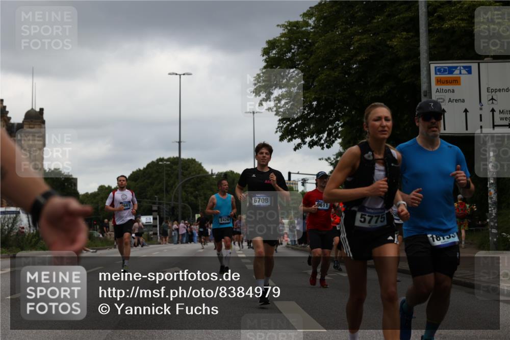 29.06.2025 - hella hamburg halbmarathon Yannick Fuchs http://msf.ph/oto/8384979 29.06.2025 10:55:11 20KM 1188, 1453, 1823, 2426, 2661, 3698, 5379, 5602, 5603, 5613, 5775, 6674, 6708, 6921, 7250, 7306, 7759, 7761, 8177, 8483, 9071, 9453, 9611, 9752, 9984, 10295, 10882, 11515, 12377, 12789, 12908, 13516, 13558, 15008, 16614, 16621, 17145, 17181, 17226, 17670, 17951, 18133, 18757, 19242 meine-sportfotos.de