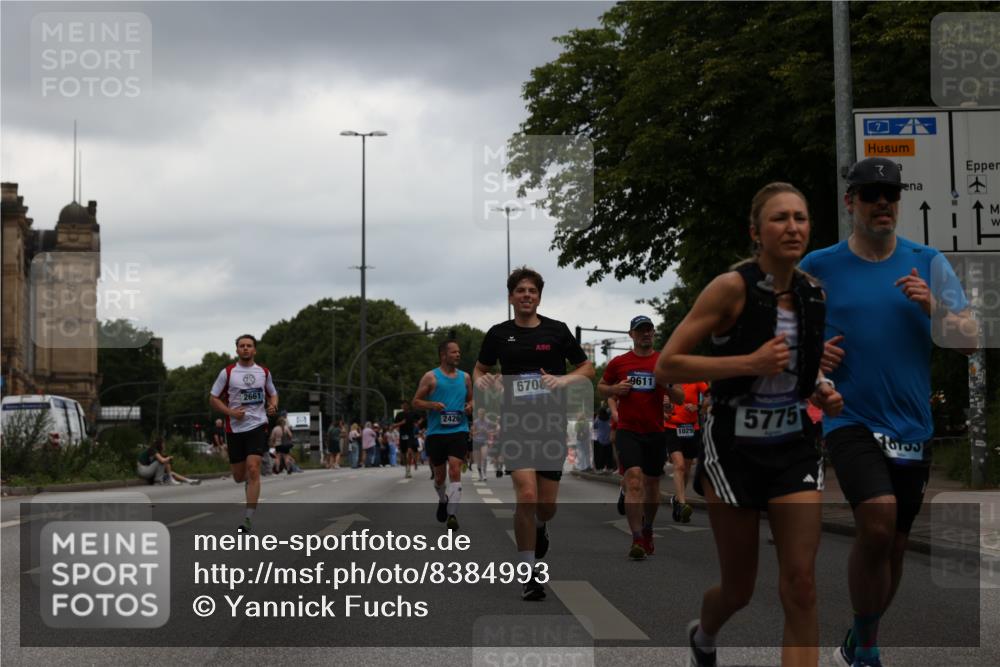 29.06.2025 - hella hamburg halbmarathon Yannick Fuchs http://msf.ph/oto/8384993 29.06.2025 10:55:11 20KM 1188, 1453, 1823, 2426, 2661, 3698, 5379, 5602, 5603, 5613, 5775, 6674, 6708, 6921, 7250, 7306, 7759, 7761, 8177, 8483, 9071, 9453, 9611, 9752, 9984, 10295, 10882, 11515, 12377, 12789, 12908, 13516, 13558, 15008, 16614, 16621, 17145, 17181, 17226, 17670, 17951, 18133, 18757, 19242 meine-sportfotos.de