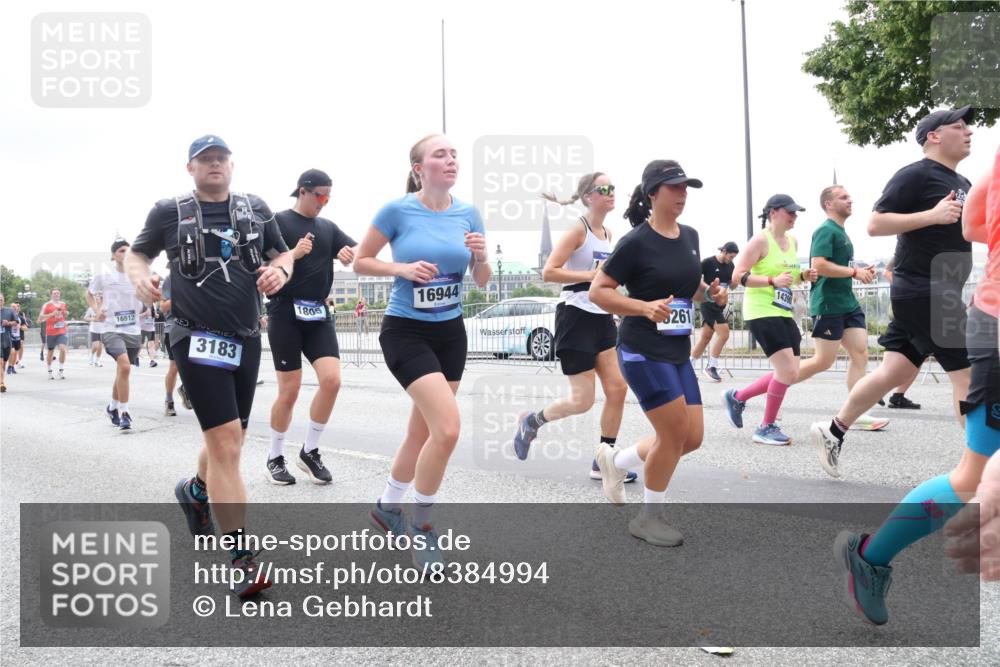 29.06.2025 - hella hamburg halbmarathon Lena Gebhardt http://msf.ph/oto/8384994 29.06.2025 10:49:42 Lombardsbrücke 16512, 3183, 1805, 16944, 261, 14390, 1040, 1041, 1487, 1511, 1525, 1625, 1805, 1888, 2067, 2212, 2466, 2527, 2541, 2668, 2862, 2927, 2997, 3070, 3183, 3232, 3383, 3943, 4525, 4527, 4589, 4769, 4809, 4870, 5076, 5106, 5463, 5552, 5694, 5749, 6191, 6694, 6989, 7301, 7305, 7339, 7366, 7650, 7679, 7931, 7936, 8065, 8549, 9015, 9162, 9245, 9261, 10033, 10038, 10130, 10333, 10403, 10479, 10683, 10704, 11558, 11631, 12124, 12388, 13309, 13764, 14545, 14692 meine-sportfotos.de
