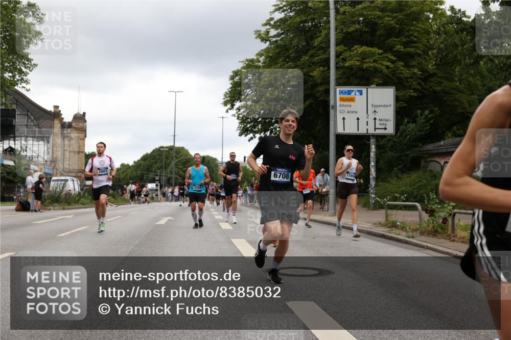 29.06.2025 - hella hamburg halbmarathon Yannick Fuchs http://msf.ph/oto/8385032 29.06.2025 10:55:12 20KM 1188, 1453, 1823, 2426, 2661, 3698, 5379, 5602, 5603, 5613, 5775, 6674, 6708, 6921, 7250, 7306, 7759, 8177, 8483, 9071, 9453, 9611, 9752, 9984, 10295, 10882, 11515, 12377, 12789, 12908, 13516, 13558, 15008, 16614, 16621, 17145, 17181, 17226, 17670, 17951, 18133, 19242 meine-sportfotos.de