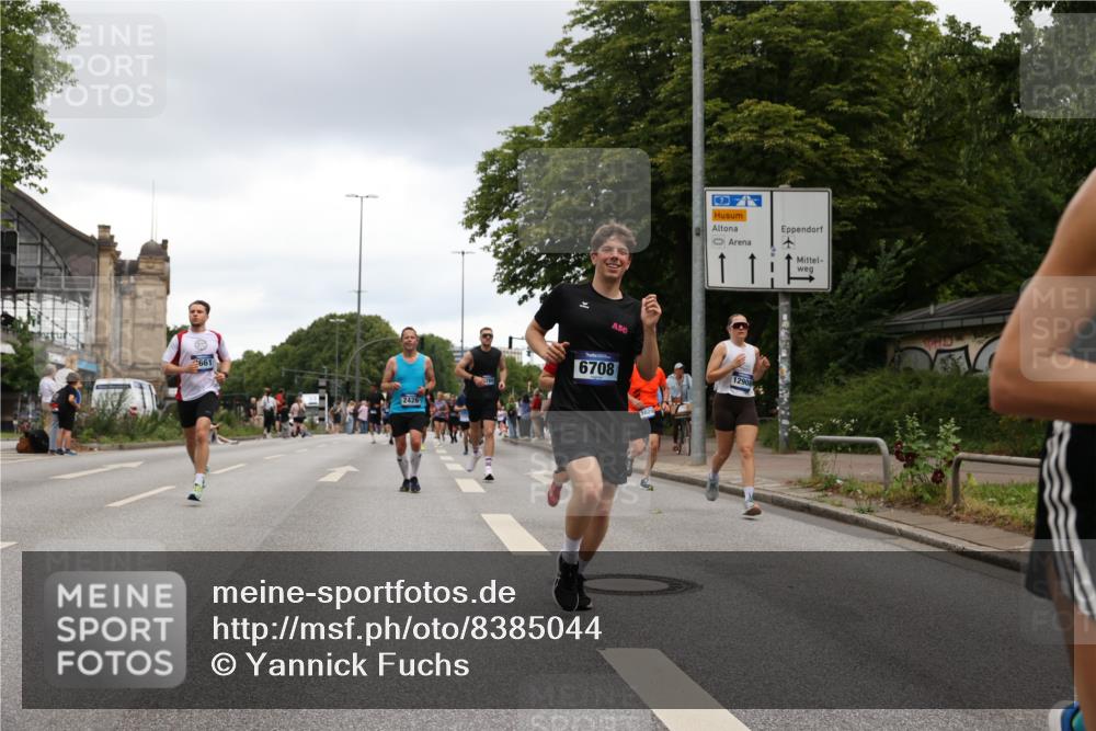 29.06.2025 - hella hamburg halbmarathon Yannick Fuchs http://msf.ph/oto/8385044 29.06.2025 10:55:12 20KM 1188, 1453, 1823, 2426, 2661, 3698, 5379, 5602, 5603, 5613, 5775, 6674, 6708, 6921, 7250, 7306, 7759, 8177, 8483, 9071, 9453, 9611, 9752, 9984, 10295, 10882, 11515, 12377, 12789, 12908, 13516, 13558, 15008, 16614, 16621, 17145, 17181, 17226, 17670, 17951, 18133, 19242 meine-sportfotos.de