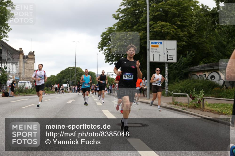 29.06.2025 - hella hamburg halbmarathon Yannick Fuchs http://msf.ph/oto/8385048 29.06.2025 10:55:12 20KM 1188, 1453, 1823, 2426, 2661, 3698, 5379, 5602, 5603, 5613, 5775, 6674, 6708, 6921, 7250, 7306, 7759, 8177, 8483, 9071, 9453, 9611, 9752, 9984, 10295, 10882, 11515, 12377, 12789, 12908, 13516, 13558, 15008, 16614, 16621, 17145, 17181, 17226, 17670, 17951, 18133, 19242 meine-sportfotos.de