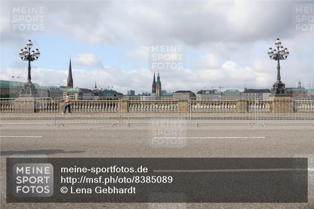 29.06.2025 - hella hamburg halbmarathon Lena Gebhardt http://msf.ph/oto/8385089 29.06.2025 08:52:53 Lombardsbrücke  meine-sportfotos.de