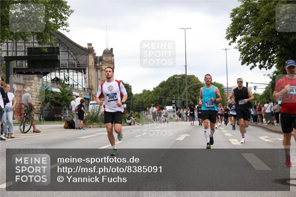 29.06.2025 - hella hamburg halbmarathon Yannick Fuchs http://msf.ph/oto/8385091 29.06.2025 10:55:12 20KM 1188, 1453, 1823, 2426, 2661, 3698, 5379, 5602, 5603, 5613, 5775, 6674, 6708, 6921, 7250, 7306, 7759, 8177, 8483, 9071, 9453, 9611, 9752, 9984, 10295, 10882, 11515, 12377, 12789, 12908, 13516, 13558, 15008, 16614, 16621, 17145, 17181, 17226, 17670, 17951, 18133, 19242 meine-sportfotos.de