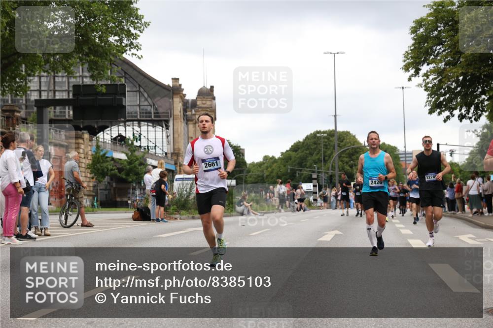 29.06.2025 - hella hamburg halbmarathon Yannick Fuchs http://msf.ph/oto/8385103 29.06.2025 10:55:12 20KM 1188, 1453, 1823, 2426, 2661, 3698, 5379, 5602, 5603, 5613, 5775, 6674, 6708, 6921, 7250, 7306, 7759, 8177, 8483, 9071, 9453, 9611, 9752, 9984, 10295, 10882, 11515, 12377, 12789, 12908, 13516, 13558, 15008, 16614, 16621, 17145, 17181, 17226, 17670, 17951, 18133, 19242 meine-sportfotos.de