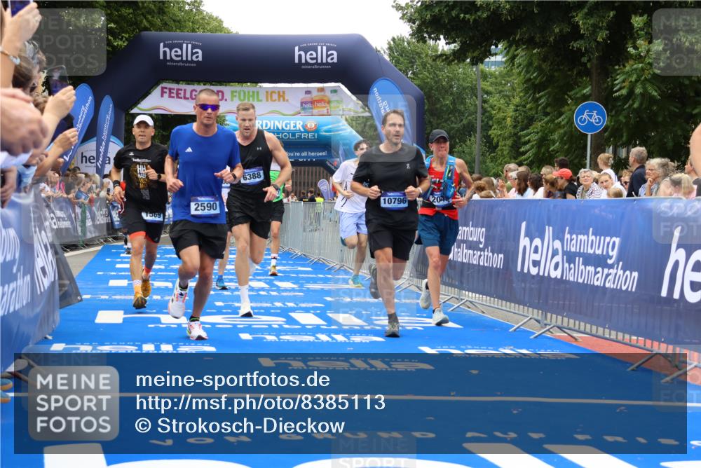 29.06.2025 - hella hamburg halbmarathon Strokosch-Dieckow http://msf.ph/oto/8385113 29.06.2025 10:46:13 Ziel 1569, 1600, 1759, 2048, 2590, 2707, 3056, 3087, 4949, 6388, 6691, 7450, 7961, 8142, 9497, 10796, 11094, 11125, 14200, 14262, 16136, 16466, 16475, 17190, 18118, 18702, 18797 meine-sportfotos.de