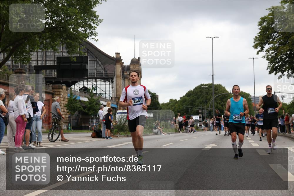 29.06.2025 - hella hamburg halbmarathon Yannick Fuchs http://msf.ph/oto/8385117 29.06.2025 10:55:12 20KM 1188, 1453, 1823, 2426, 2661, 3698, 5379, 5602, 5603, 5613, 5775, 6674, 6708, 6921, 7250, 7306, 7759, 8177, 8483, 9071, 9453, 9611, 9752, 9984, 10295, 10882, 11515, 12377, 12789, 12908, 13516, 13558, 15008, 16614, 16621, 17145, 17181, 17226, 17670, 17951, 18133, 19242 meine-sportfotos.de