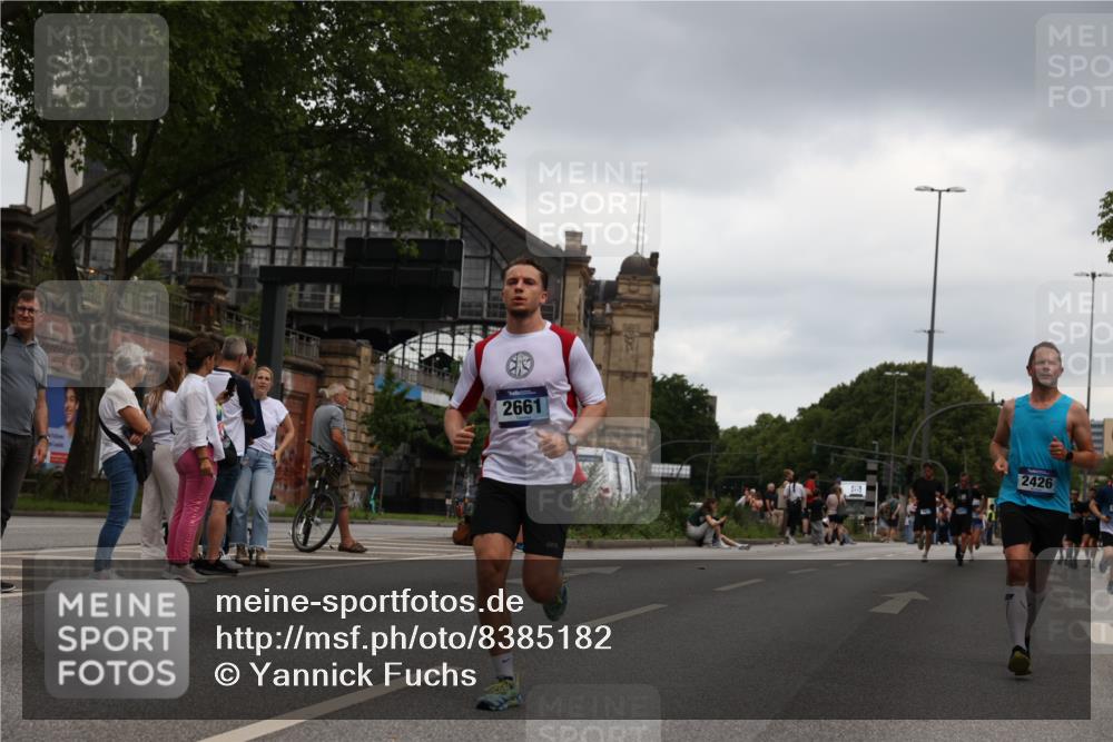 29.06.2025 - hella hamburg halbmarathon Yannick Fuchs http://msf.ph/oto/8385182 29.06.2025 10:55:13 20KM 1188, 1453, 1823, 2426, 2661, 3698, 5379, 5602, 5603, 5613, 5775, 6674, 6708, 6921, 7250, 7306, 7759, 8177, 8483, 9071, 9453, 9611, 9752, 9984, 10295, 10882, 11515, 12377, 12789, 12908, 13516, 13558, 15008, 16614, 16621, 17145, 17181, 17226, 17670, 17951, 18133, 19242 meine-sportfotos.de