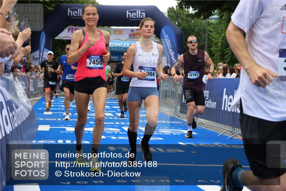 29.06.2025 - hella hamburg halbmarathon Strokosch-Dieckow http://msf.ph/oto/8385188 29.06.2025 10:46:11 Ziel 1569, 1759, 2048, 2590, 2707, 3056, 3087, 4949, 6388, 7450, 7961, 9497, 9585, 10796, 11094, 11125, 13630, 14200, 14262, 16136, 16466, 16475, 17190, 18702, 18797 meine-sportfotos.de
