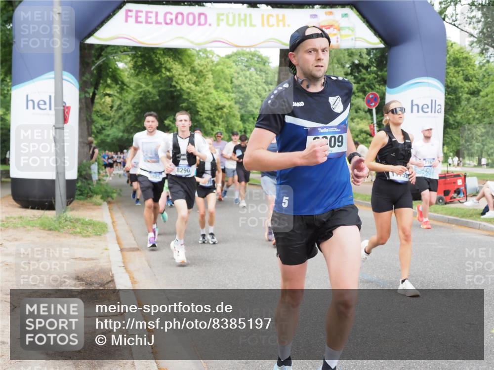 29.06.2025 - hella hamburg halbmarathon MichiJ http://msf.ph/oto/8385197 29.06.2025 10:47:18 Zwischen KM18-KM19 5775, 5885, 6309, 7761, 8003, 8290, 10576, 11753, 12422, 12491, 16915, 17145, 17952, 18029, 18133, 18266 meine-sportfotos.de