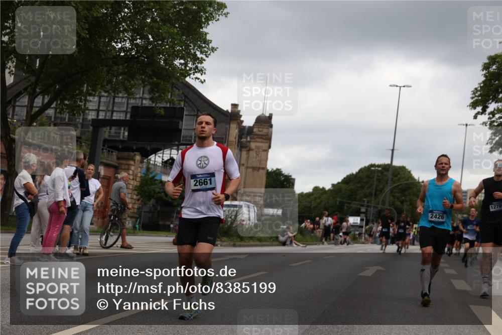 29.06.2025 - hella hamburg halbmarathon Yannick Fuchs http://msf.ph/oto/8385199 29.06.2025 10:55:13 20KM 1188, 1453, 1823, 2426, 2661, 3698, 5379, 5602, 5603, 5613, 5775, 6674, 6708, 6921, 7250, 7306, 7759, 8177, 8483, 9071, 9453, 9611, 9752, 9984, 10295, 10882, 11515, 12377, 12789, 12908, 13516, 13558, 15008, 16614, 16621, 17145, 17181, 17226, 17670, 17951, 18133, 19242 meine-sportfotos.de