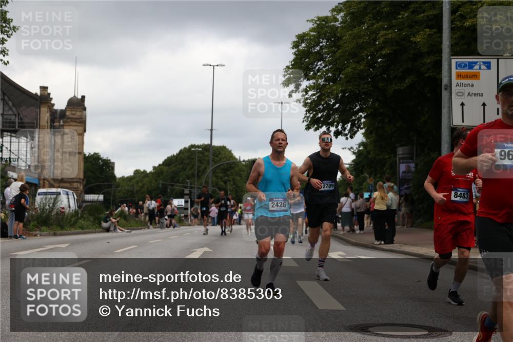 29.06.2025 - hella hamburg halbmarathon Yannick Fuchs http://msf.ph/oto/8385303 29.06.2025 10:55:14 20KM 1188, 1453, 1823, 2426, 2661, 5379, 5602, 5603, 5613, 5775, 6674, 6708, 6921, 7033, 7250, 7757, 7759, 8177, 8483, 9071, 9453, 9611, 9752, 9984, 10295, 10882, 11515, 12377, 12789, 12908, 13516, 13558, 15008, 16614, 16621, 17145, 17181, 17226, 17670, 17951, 18133 meine-sportfotos.de