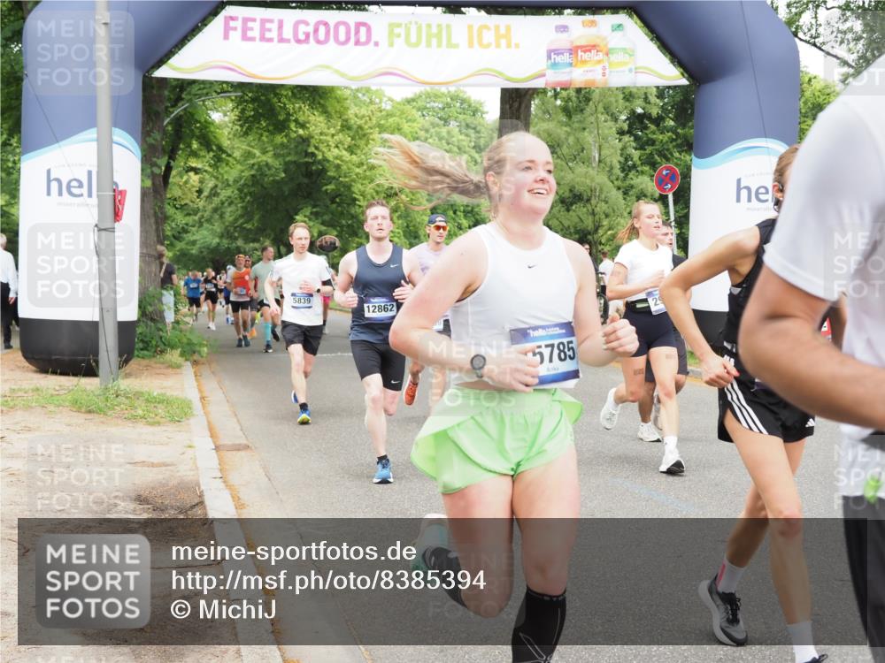 29.06.2025 - hella hamburg halbmarathon MichiJ http://msf.ph/oto/8385394 29.06.2025 10:47:21 Zwischen KM18-KM19 2978, 5775, 5839, 5885, 6201, 6309, 7761, 8003, 8290, 10576, 11114, 11753, 12491, 12862, 14224, 15785, 16915, 17145, 17952, 18029, 18133, 18266, 18757, 19159 meine-sportfotos.de
