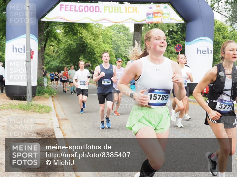 29.06.2025 - hella hamburg halbmarathon MichiJ http://msf.ph/oto/8385407 29.06.2025 10:47:21 Zwischen KM18-KM19 2978, 5775, 5839, 5885, 6201, 6309, 7761, 8003, 8290, 10576, 11114, 11753, 12491, 12862, 14224, 15785, 16915, 17145, 17952, 18029, 18133, 18266, 18757, 19159 meine-sportfotos.de