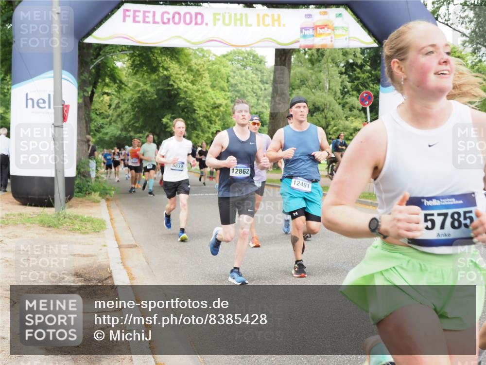29.06.2025 - hella hamburg halbmarathon MichiJ http://msf.ph/oto/8385428 29.06.2025 10:47:21 Zwischen KM18-KM19 2978, 5775, 5839, 5885, 6201, 6309, 7761, 8003, 8290, 10576, 11114, 11753, 12491, 12862, 14224, 15785, 16915, 17145, 17952, 18029, 18133, 18266, 18757, 19159 meine-sportfotos.de