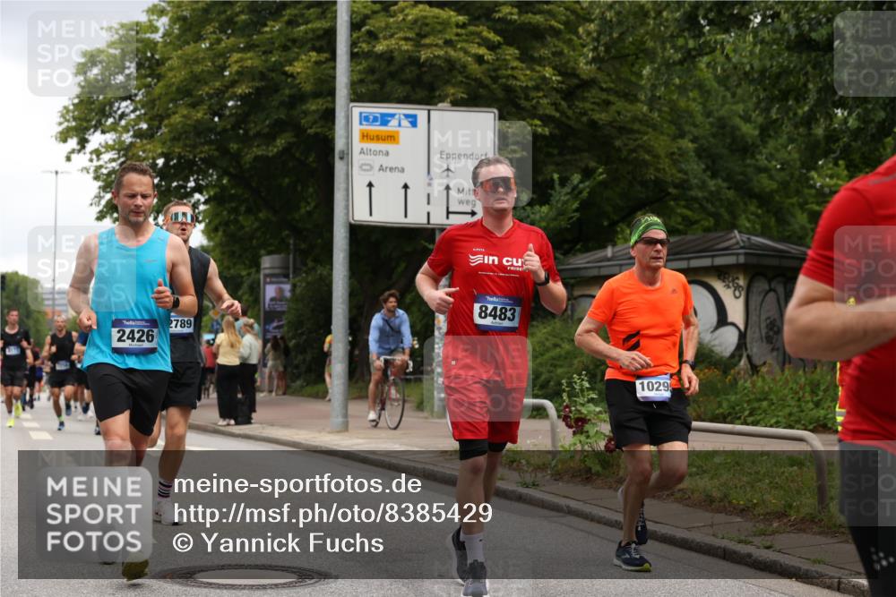 29.06.2025 - hella hamburg halbmarathon Yannick Fuchs http://msf.ph/oto/8385429 29.06.2025 10:55:14 20KM 1188, 1453, 1823, 2426, 2661, 5379, 5602, 5603, 5613, 5775, 6674, 6708, 6921, 7033, 7250, 7757, 7759, 8177, 8483, 9071, 9453, 9611, 9752, 9984, 10295, 10882, 11515, 12377, 12789, 12908, 13516, 13558, 15008, 16614, 16621, 17145, 17181, 17226, 17670, 17951, 18133 meine-sportfotos.de