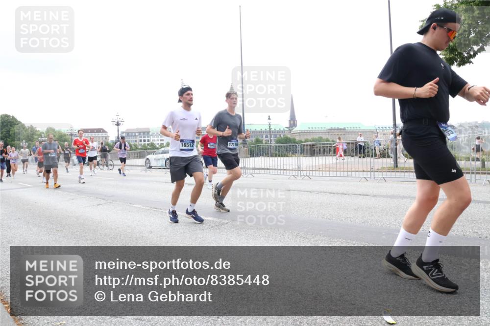 29.06.2025 - hella hamburg halbmarathon Lena Gebhardt http://msf.ph/oto/8385448 29.06.2025 10:49:43 Lombardsbrücke 16512, 3943, 15063, 17196, 1040, 1041, 1487, 1511, 1525, 1625, 1805, 1888, 2067, 2212, 2466, 2527, 2541, 2668, 2862, 2927, 2997, 3070, 3183, 3232, 3383, 3943, 4525, 4527, 4589, 4769, 4809, 4870, 5076, 5106, 5463, 5552, 5694, 5749, 5751, 6191, 6694, 6989, 7301, 7305, 7339, 7366, 7650, 7679, 7936, 8065, 8549, 9015, 9162, 9245, 9261, 10033, 10130, 10333, 10403, 10479, 10683, 10704, 11558, 11631, 12124, 12388, 13309, 13764, 14545, 14692 meine-sportfotos.de