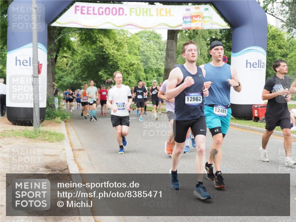 29.06.2025 - hella hamburg halbmarathon MichiJ http://msf.ph/oto/8385471 29.06.2025 10:47:21 Zwischen KM18-KM19 2978, 5775, 5839, 5885, 6201, 6309, 7761, 8003, 8290, 10576, 11114, 11753, 12491, 12862, 14224, 15785, 16915, 17145, 17952, 18029, 18133, 18266, 18757, 19159 meine-sportfotos.de