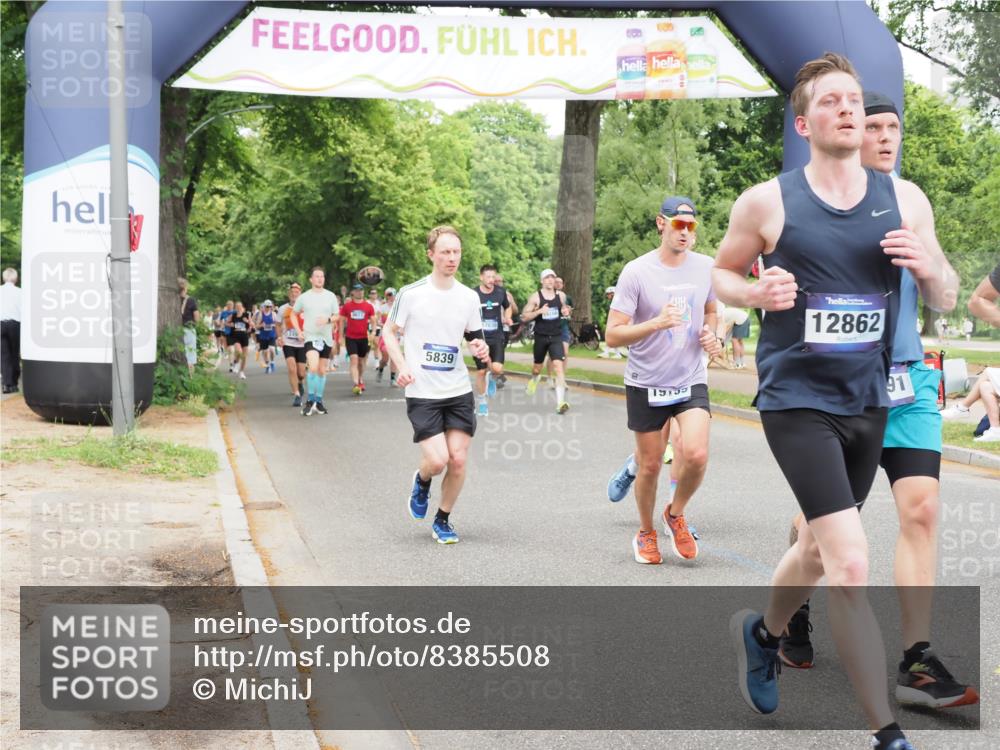 29.06.2025 - hella hamburg halbmarathon MichiJ http://msf.ph/oto/8385508 29.06.2025 10:47:22 Zwischen KM18-KM19 2978, 5775, 5839, 5885, 6201, 6309, 7761, 8003, 8290, 10576, 11114, 11753, 12491, 12862, 14224, 15785, 16915, 17145, 17630, 17952, 18029, 18266, 18757, 19159, 19166 meine-sportfotos.de