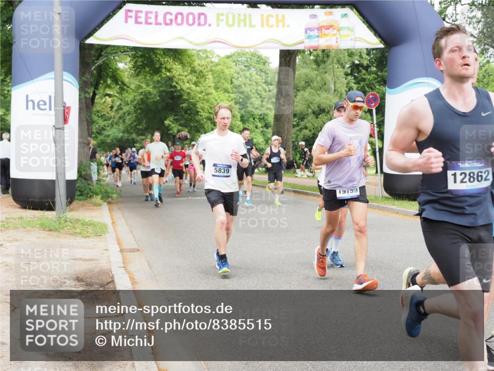 29.06.2025 - hella hamburg halbmarathon MichiJ http://msf.ph/oto/8385515 29.06.2025 10:47:22 Zwischen KM18-KM19 2978, 5775, 5839, 5885, 6201, 6309, 7761, 8003, 8290, 10576, 11114, 11753, 12491, 12862, 14224, 15785, 16915, 17145, 17630, 17952, 18029, 18266, 18757, 19159, 19166 meine-sportfotos.de