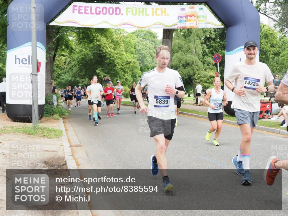 29.06.2025 - hella hamburg halbmarathon MichiJ http://msf.ph/oto/8385594 29.06.2025 10:47:23 Zwischen KM18-KM19 2978, 5775, 5839, 5885, 6201, 6309, 7761, 8290, 8662, 10576, 11114, 11753, 12491, 12862, 14224, 15785, 16915, 17630, 17952, 18029, 18266, 18757, 19159, 19166 meine-sportfotos.de