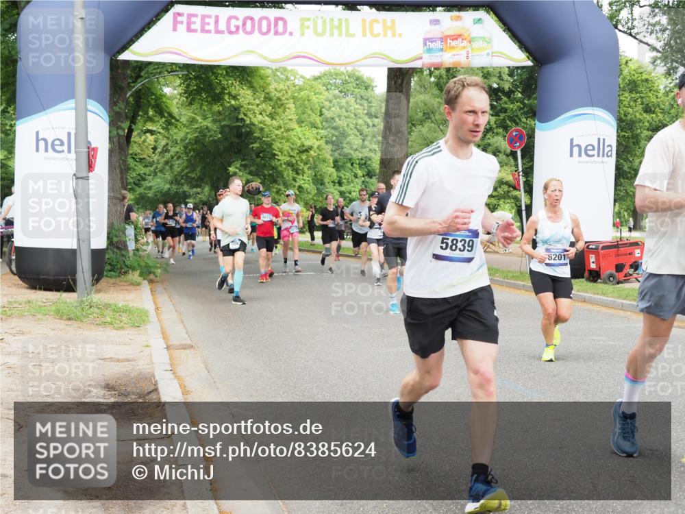29.06.2025 - hella hamburg halbmarathon MichiJ http://msf.ph/oto/8385624 29.06.2025 10:47:23 Zwischen KM18-KM19 2978, 5775, 5839, 5885, 6201, 6309, 7761, 8290, 8662, 10576, 11114, 11753, 12491, 12862, 14224, 15785, 16915, 17630, 17952, 18029, 18266, 18757, 19159, 19166 meine-sportfotos.de