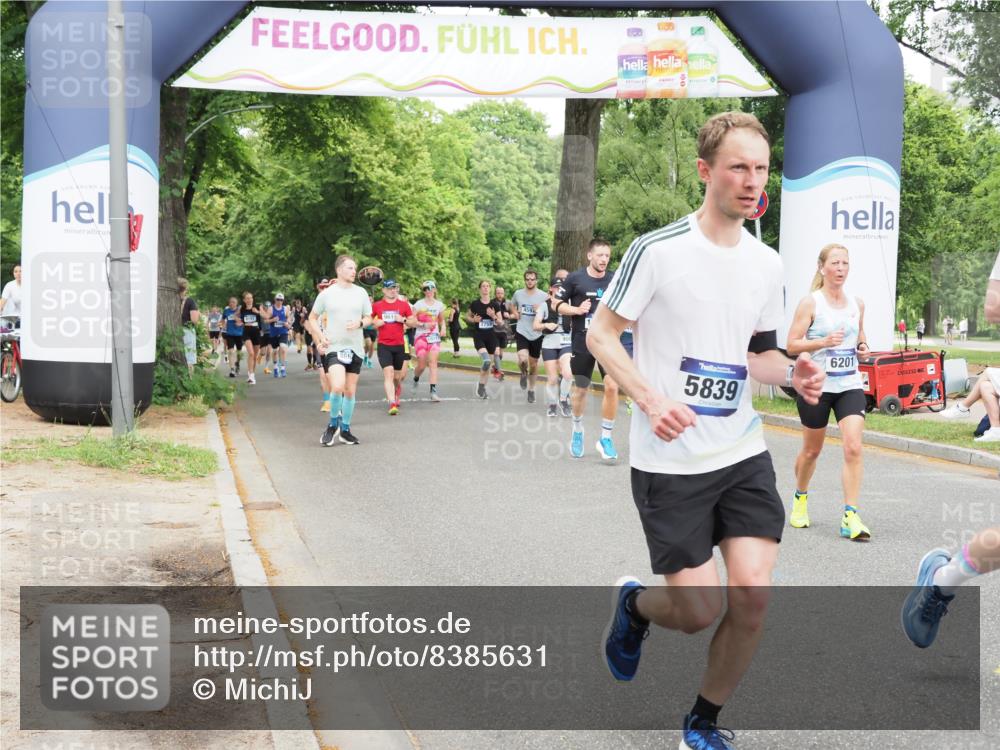 29.06.2025 - hella hamburg halbmarathon MichiJ http://msf.ph/oto/8385631 29.06.2025 10:47:23 Zwischen KM18-KM19 2978, 5775, 5839, 5885, 6201, 6309, 7761, 8290, 8662, 10576, 11114, 11753, 12491, 12862, 14224, 15785, 16915, 17630, 17952, 18029, 18266, 18757, 19159, 19166 meine-sportfotos.de