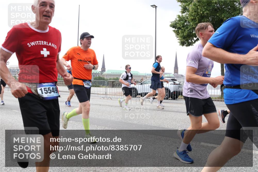 29.06.2025 - hella hamburg halbmarathon Lena Gebhardt http://msf.ph/oto/8385707 29.06.2025 10:40:30 Lombardsbrücke 15549, 646, 1018, 1037, 1075, 1291, 1323, 1691, 2019, 2042, 2109, 2173, 2206, 2254, 2299, 2515, 2572, 2762, 2763, 2866, 2888, 3121, 3237, 3293, 3295, 3306, 3432, 3515, 3607, 3808, 3810, 4044, 4173, 4271, 4411, 4471, 4612, 4756, 4906, 4972, 5059, 5113, 5263, 5351, 5352, 5702, 5877, 5975, 6076, 6097, 6163, 6229, 6278, 6280, 6289, 6363, 6463, 6548, 6673, 6750, 6866, 6876, 6890, 6920, 7108, 7174, 7675, 7850, 7956, 8053, 8054, 8307, 8378, 8391 meine-sportfotos.de