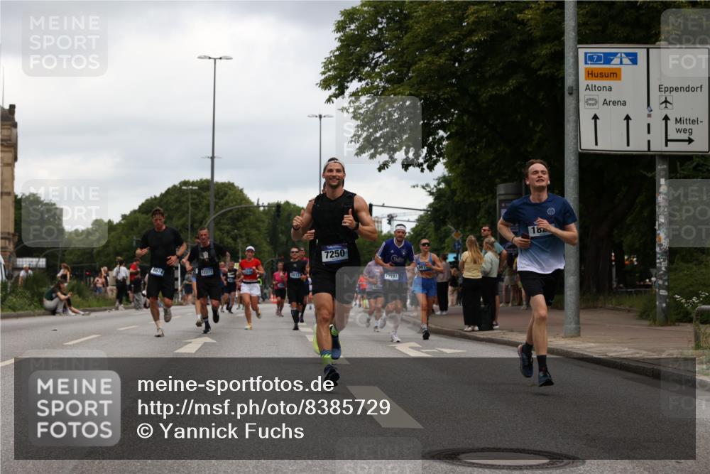29.06.2025 - hella hamburg halbmarathon Yannick Fuchs http://msf.ph/oto/8385729 29.06.2025 10:55:18 20KM 1823, 2391, 2426, 2591, 2661, 4068, 5379, 5613, 5775, 5870, 6674, 6708, 7033, 7250, 7757, 8177, 8483, 8531, 9071, 9453, 9611, 9752, 9932, 9984, 10031, 10295, 10882, 11515, 12377, 12787, 12789, 12908, 13086, 13558, 15008, 16614, 17145, 17181, 17670, 17951, 18133 meine-sportfotos.de