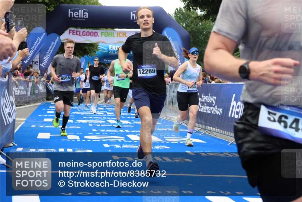 29.06.2025 - hella hamburg halbmarathon Strokosch-Dieckow http://msf.ph/oto/8385732 29.06.2025 10:46:04 Ziel 1759, 2189, 2707, 3087, 5648, 6460, 7450, 7961, 8269, 9585, 11094, 11125, 11936, 12084, 12269, 13630, 14462, 14804, 16136, 16466, 16475, 17008, 18081, 18702, 18797 meine-sportfotos.de