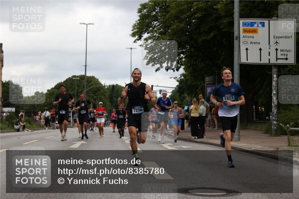 29.06.2025 - hella hamburg halbmarathon Yannick Fuchs http://msf.ph/oto/8385780 29.06.2025 10:55:18 20KM 1823, 2391, 2426, 2591, 2661, 4068, 5379, 5613, 5775, 5870, 6674, 6708, 7033, 7250, 7757, 8177, 8483, 8531, 9071, 9453, 9611, 9752, 9932, 9984, 10031, 10295, 10882, 11515, 12377, 12787, 12789, 12908, 13086, 13558, 15008, 16614, 17145, 17181, 17670, 17951, 18133 meine-sportfotos.de