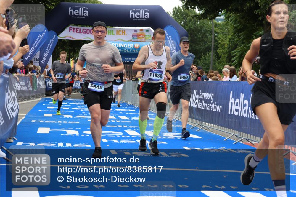 29.06.2025 - hella hamburg halbmarathon Strokosch-Dieckow http://msf.ph/oto/8385817 29.06.2025 10:46:02 Ziel 1759, 2189, 2707, 3087, 4277, 5648, 6460, 7961, 8269, 8577, 8871, 9585, 11125, 11936, 12084, 12269, 13630, 14462, 14804, 16136, 16466, 16475, 17008, 18081, 18702, 19116 meine-sportfotos.de