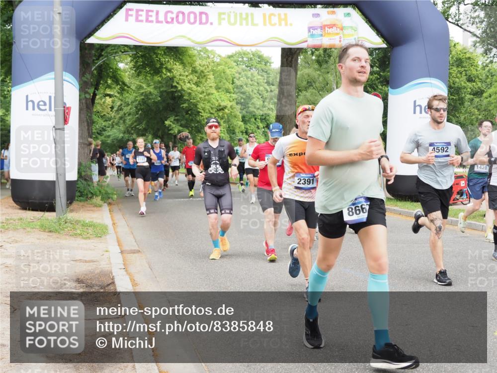 29.06.2025 - hella hamburg halbmarathon MichiJ http://msf.ph/oto/8385848 29.06.2025 10:47:27 Zwischen KM18-KM19 1420, 2391, 2978, 4592, 5839, 6201, 7759, 8191, 8662, 9006, 9611, 10534, 11114, 12862, 14224, 15785, 17630, 18000, 18757, 19117, 19146, 19159, 19166 meine-sportfotos.de