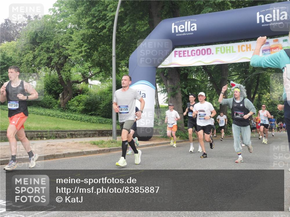 29.06.2025 - hella hamburg halbmarathon KatJ http://msf.ph/oto/8385887 29.06.2025 10:25:58 Zwischen KM18-KM19 6095 meine-sportfotos.de
