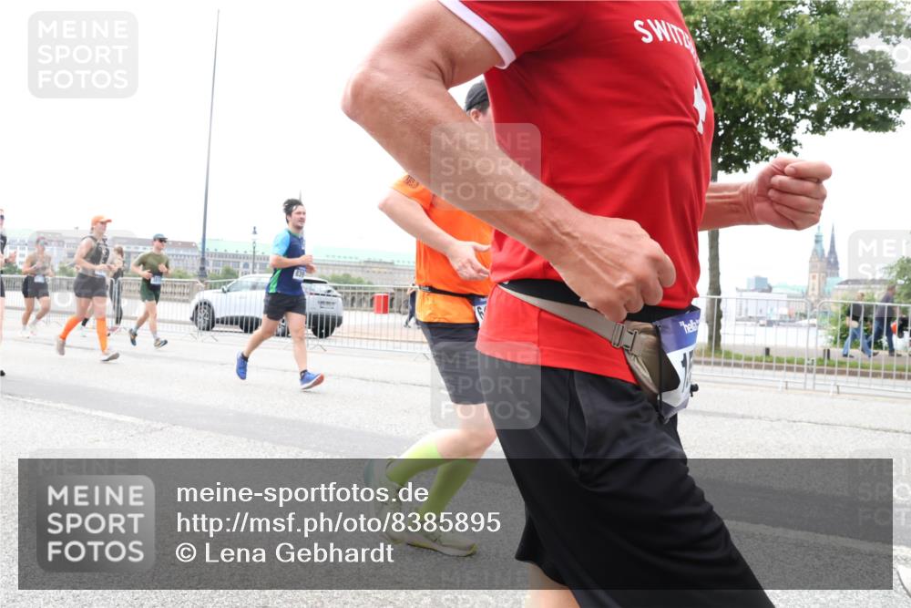29.06.2025 - hella hamburg halbmarathon Lena Gebhardt http://msf.ph/oto/8385895 29.06.2025 10:40:30 Lombardsbrücke 839, 1018, 1037, 1075, 1291, 1323, 1691, 2019, 2042, 2109, 2173, 2206, 2254, 2299, 2515, 2572, 2762, 2763, 2866, 2888, 3121, 3237, 3293, 3295, 3306, 3432, 3515, 3607, 3808, 3810, 4044, 4173, 4271, 4411, 4471, 4612, 4756, 4906, 4972, 5059, 5113, 5263, 5351, 5352, 5702, 5877, 5975, 6076, 6097, 6163, 6229, 6278, 6280, 6289, 6363, 6463, 6548, 6673, 6750, 6866, 6876, 6890, 6920, 7108, 7174, 7675, 7850, 7956, 8053, 8054, 8307, 8378, 8391 meine-sportfotos.de